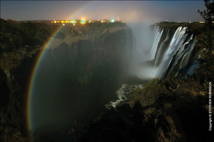 010_Pg4-Lunar-Rainbow-Victoria-Falls