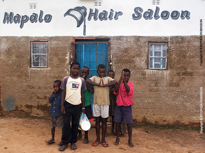 007_CZmA.3153-African-Sign-Art-Mapalo-Hair-Saloon