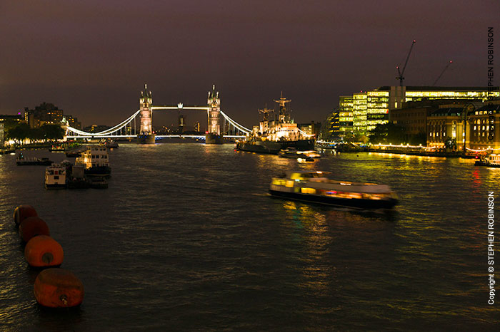 014_TUk.5107-London-Tower-Bridge-&-Thames-River-at-Night