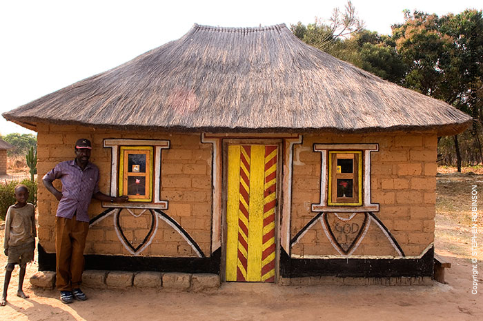 026_CZmA.8963-African-Painted-House