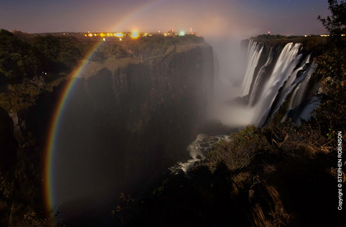 006_LZmS.3189-Lunar-Rainbow-Victoria-Falls-Zambezi-R-Zambia