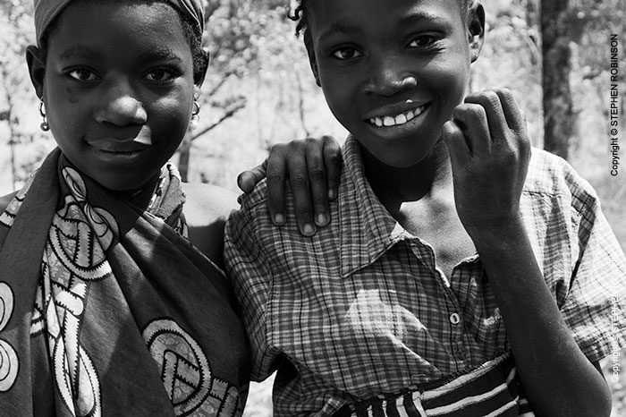 006_PZmNW.8440BW-Village-Girls-NW-Zambia