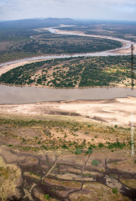 003_LZmE.3026-Luangwa-River-aerial-E-Zambia