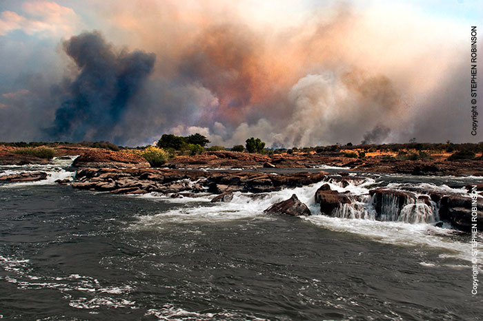 009_LZmL.8202-Fire-&-Water-Mambilima-Falls-Zambia