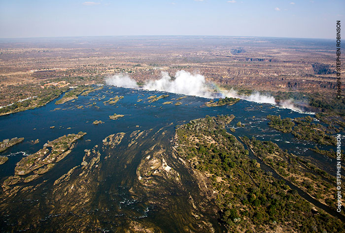 001_LZmS.9050-Victoria-Falls-aerial-Zambezi-R-Zambia