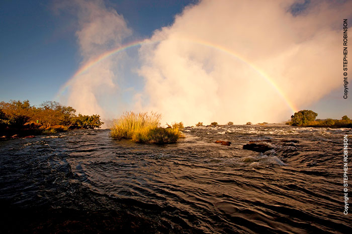 016_LZmS.3017-Dawn-Rainbow-Victoria-Falls-Zambezi-R-Zambia