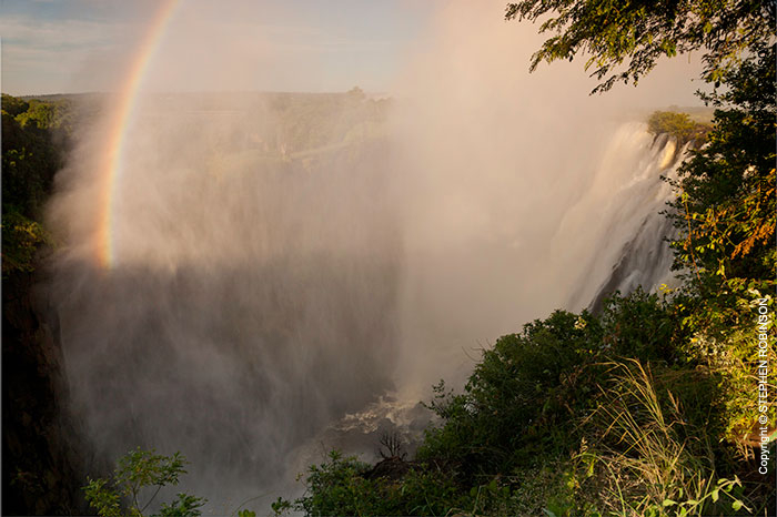 034_LZmS.6441-Victoria-Falls-morning-&-rainbow-Zambezi-R-Zambia