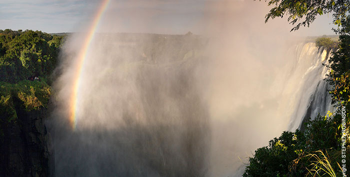 035_LZmS.644650-Victoria-Falls-Rainbow-&-Tourists-Zambezi-R-Zambia