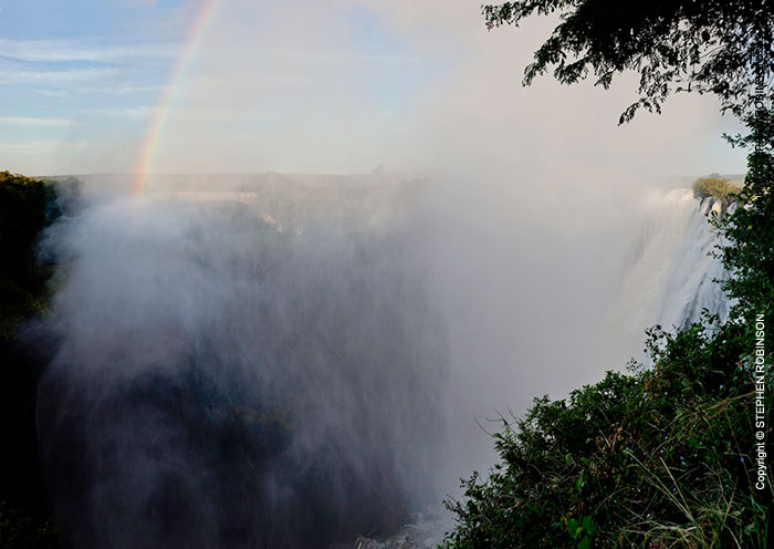 044_LZmS.641214-Victoria-Falls-at-First-Light-Zambezi-R-Zambia