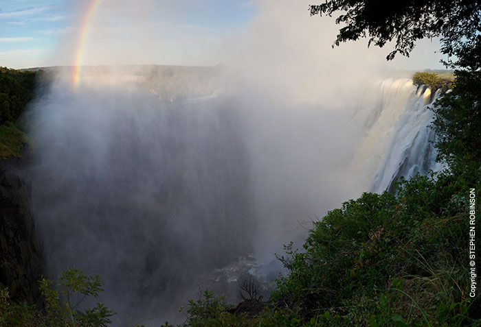 045_LZmS.641820-Victoria-Falls-at-First-Light-Zambezi-R-Zambia