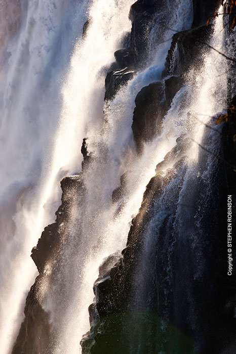 102_LZmS.3161V-Waterfall-close-up-Victoria-Falls