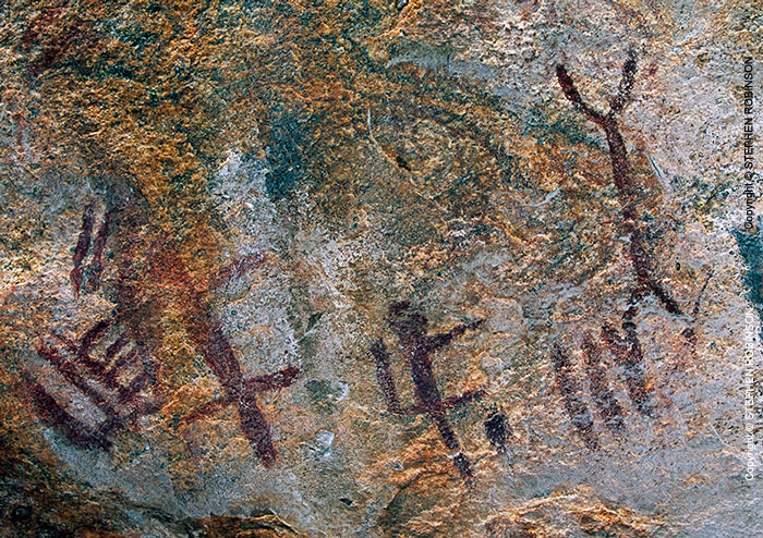 005_RAZm.7-Makwe-Iron-Age-Rock-Paintings-E-Zambia