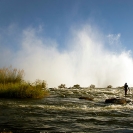 010_LZmS.2850-Victoria-Falls-&-Fisherman-Zambezi-R-Zambia